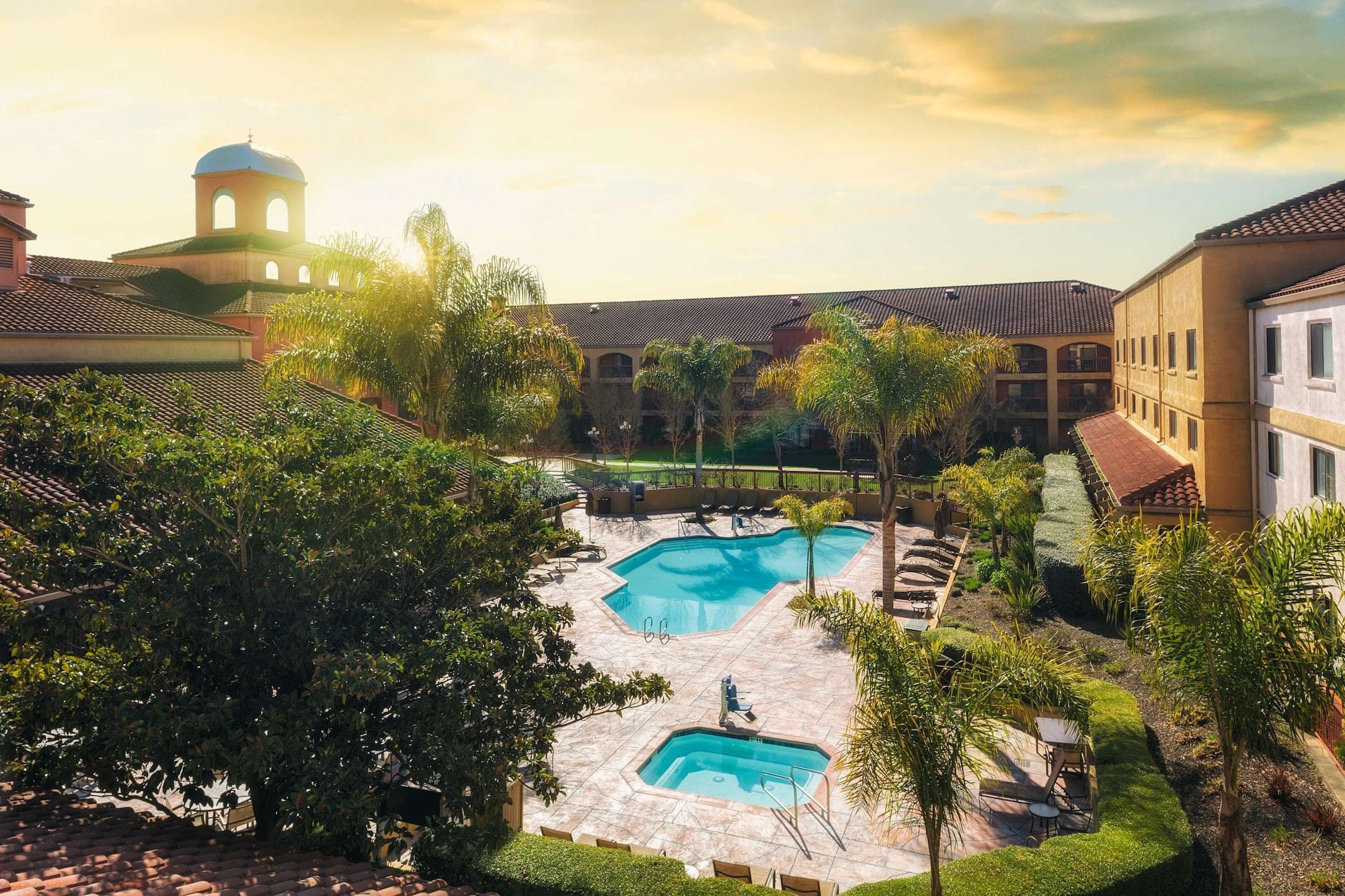 Doubletree By Hilton Sonoma Wine Country Hotel Rohnert Park Exterior photo